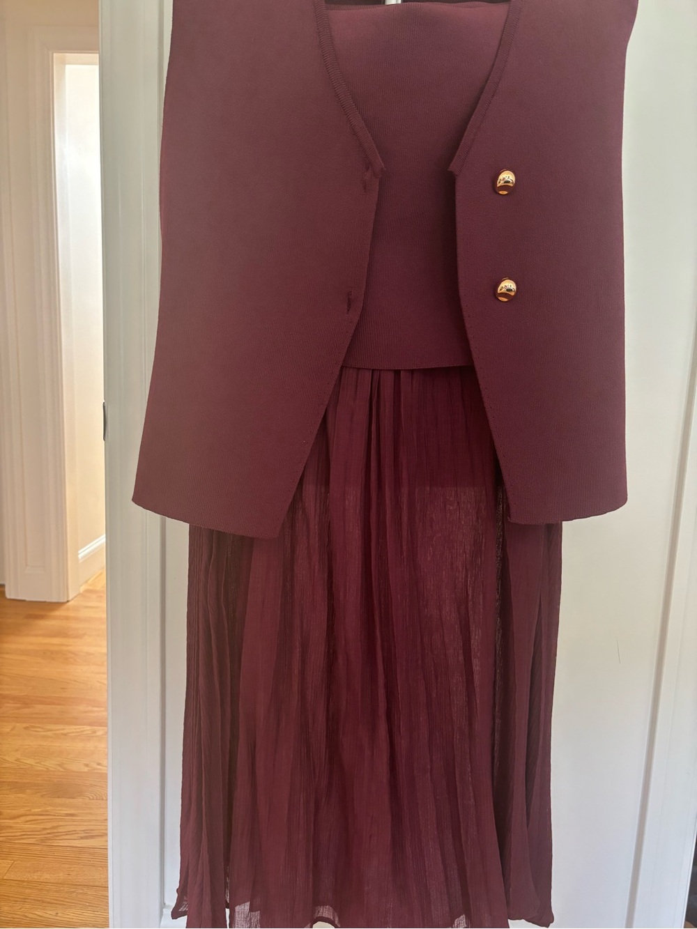 Zara Sleeveless Knit Vest with Gold Buttons - Burgundy size XL
